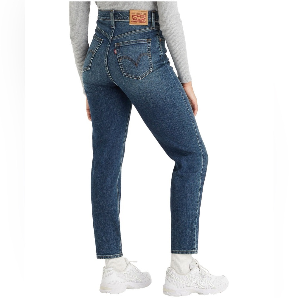 NWT Levi's High Waisted Mom Jeans  Mid Wash Blue 28x29